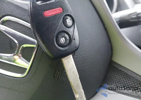 2011 Honda Fit z USA, uszkodzony, nr VIN JHMGE8H39BC027064